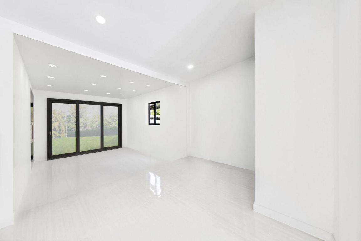 Poinsettia Heights - Residential