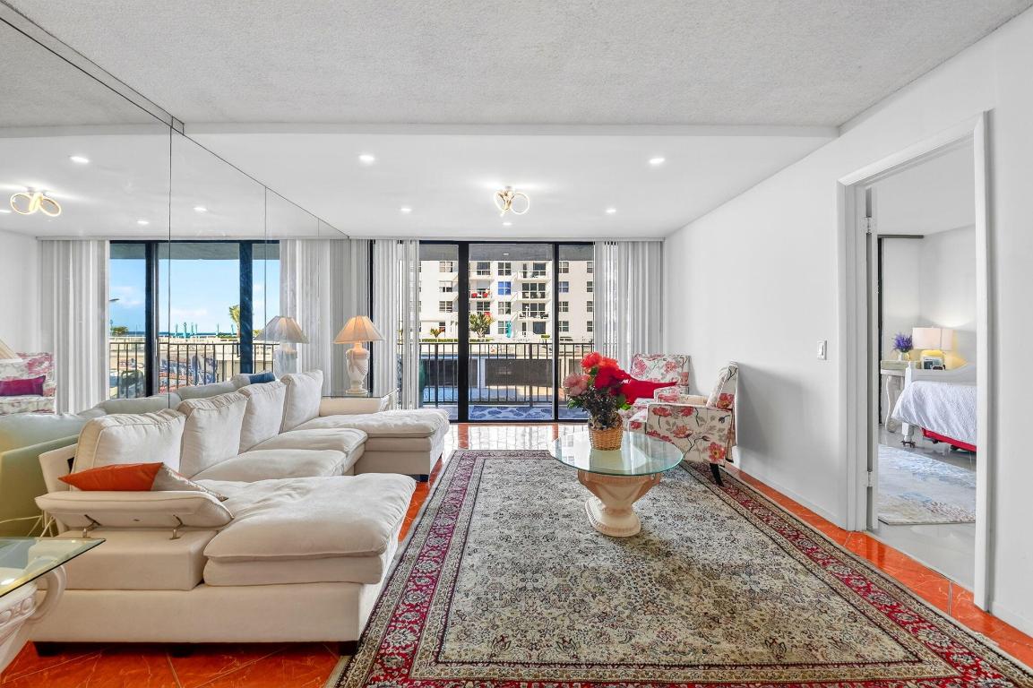 CLARIDGES I CONDO - Residential