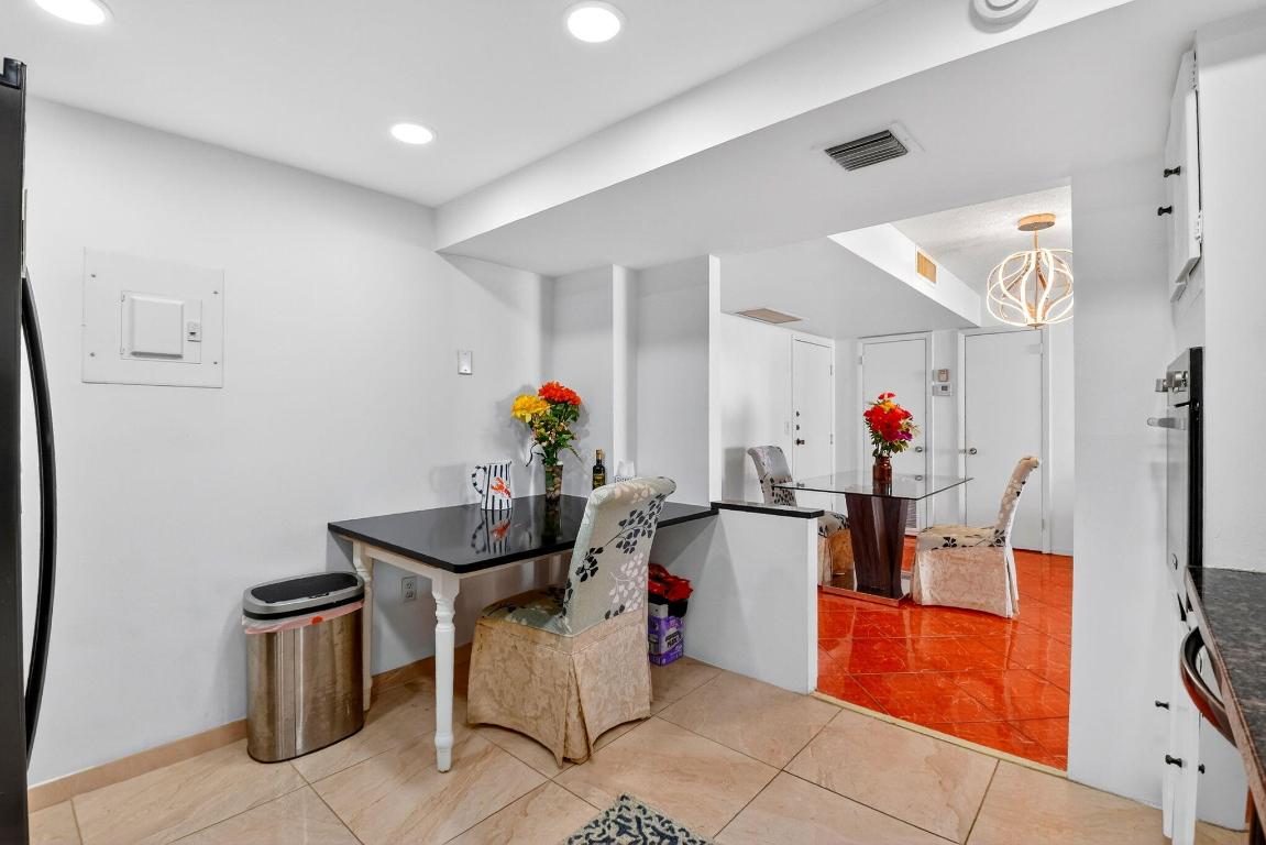 CLARIDGES I CONDO - Residential