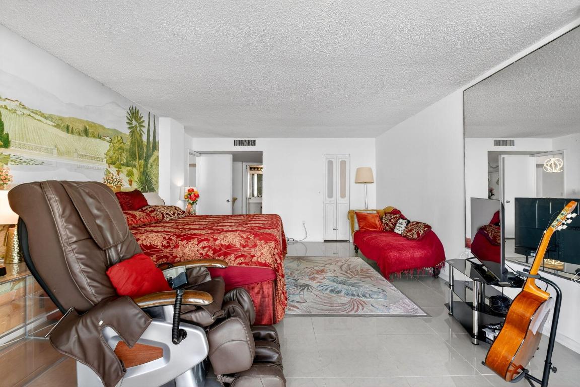 CLARIDGES I CONDO - Residential