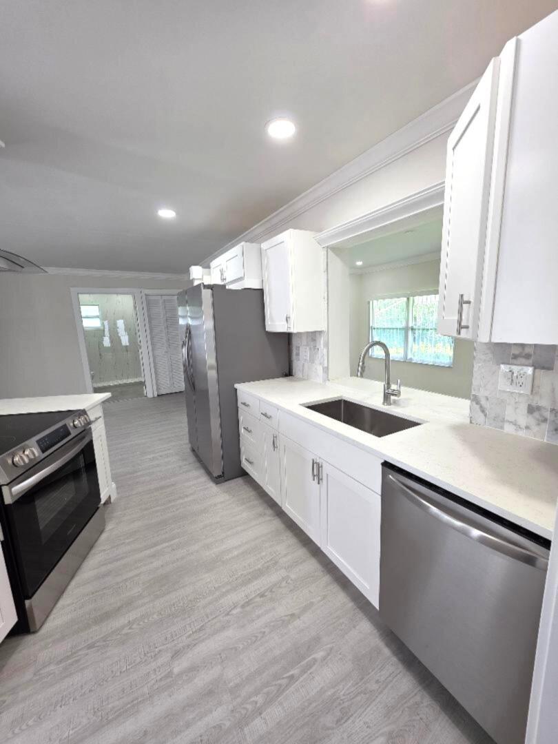 PALM BEACH LEISUREVILLE R - Residential