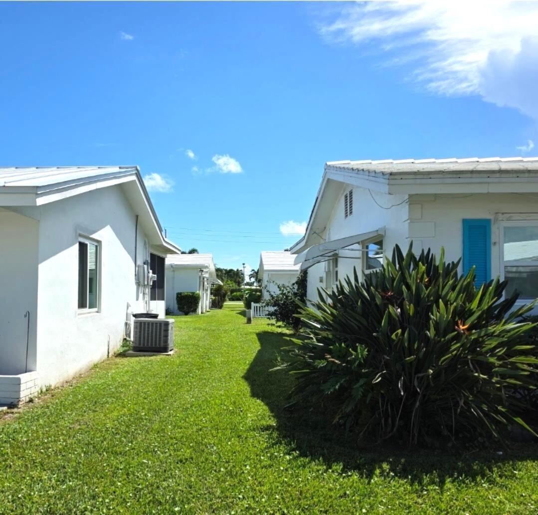 PALM BEACH LEISUREVILLE R - Residential