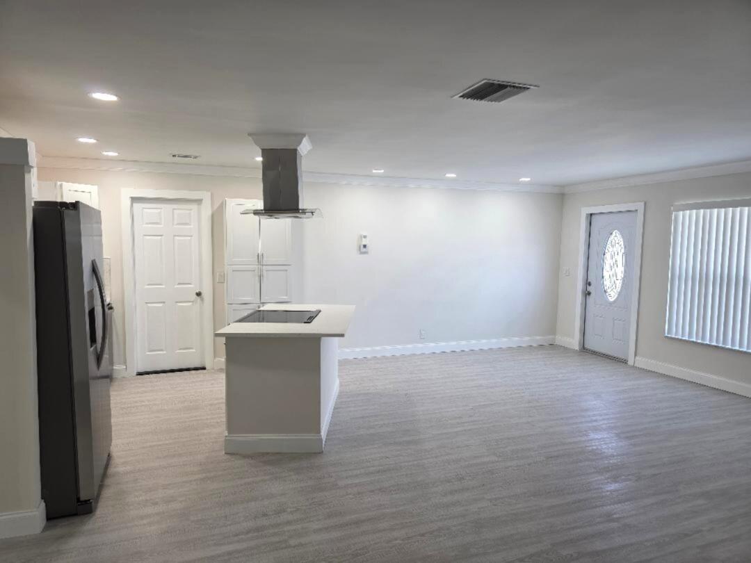 PALM BEACH LEISUREVILLE R - Residential