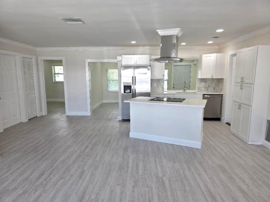 PALM BEACH LEISUREVILLE R - Residential