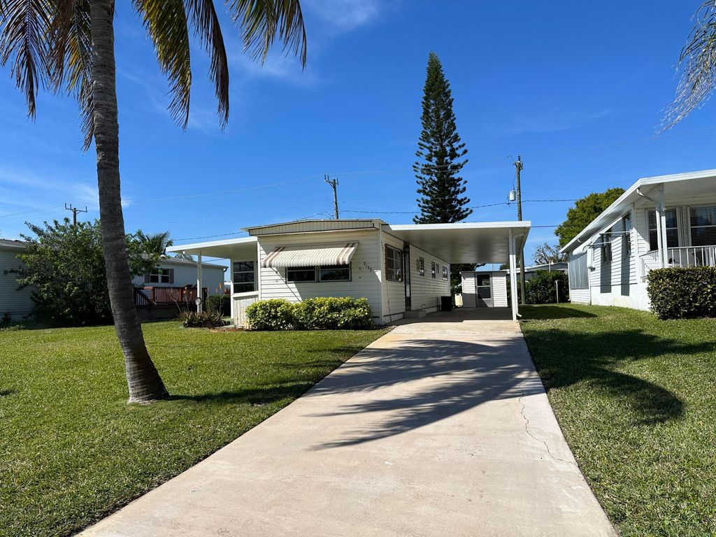 Photo of 7139 SE Ridgeway Terrace, Hobe Sound, FL 33455 (MLS # R10964637)