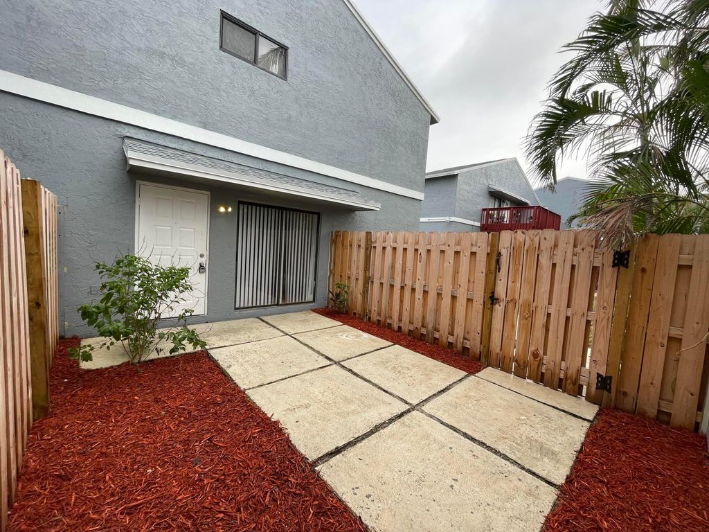 Photo of 5 Crossings Circle #B, Boynton Beach, FL 33435 (MLS # R11047810)