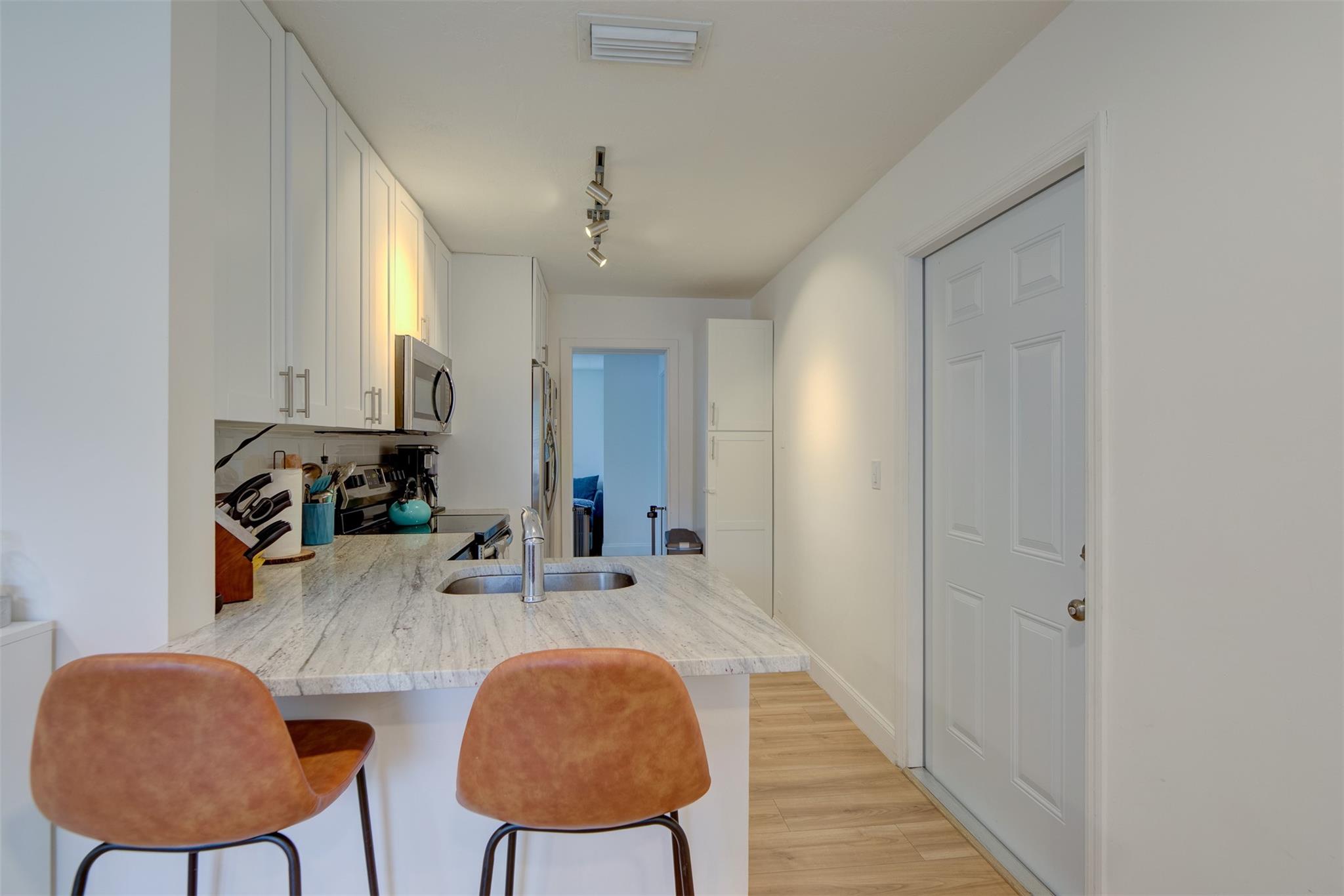 COLLIER MANOR FIRST ADD - Residential