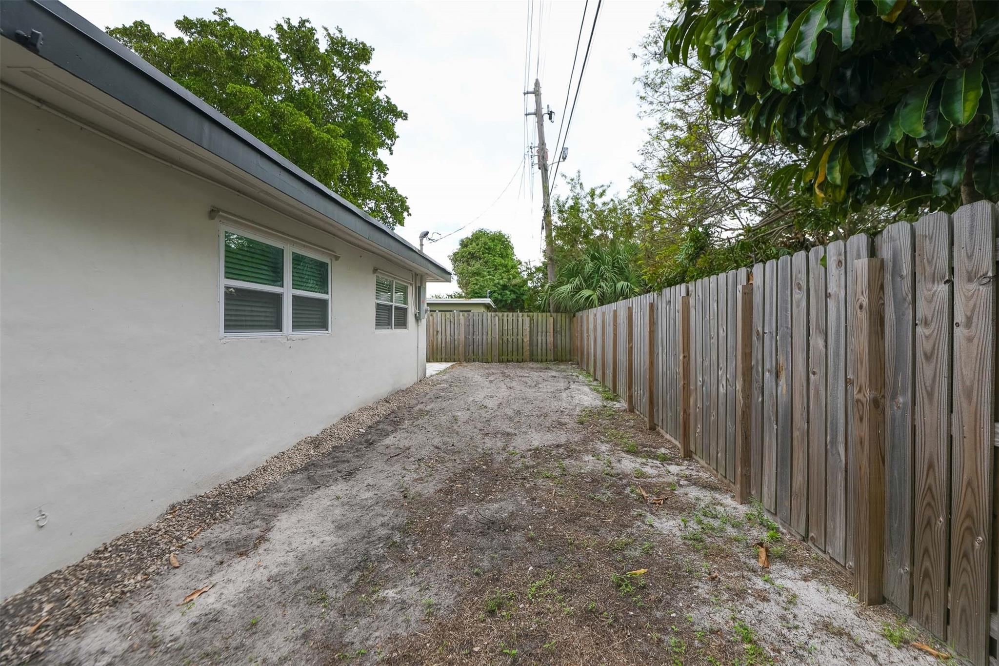COLLIER MANOR FIRST ADD - Residential