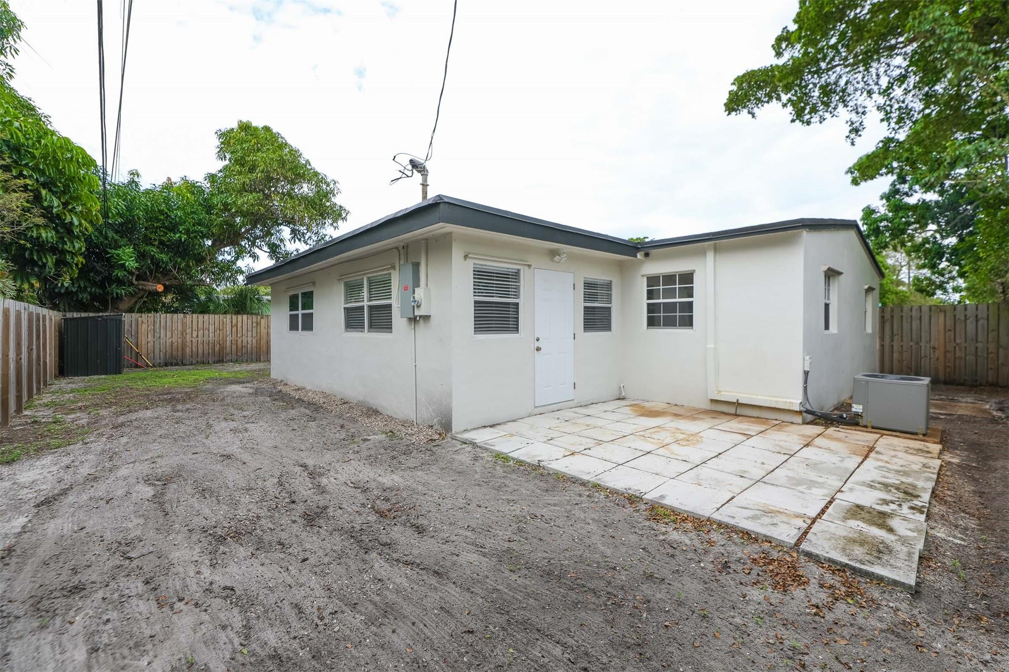 COLLIER MANOR FIRST ADD - Residential