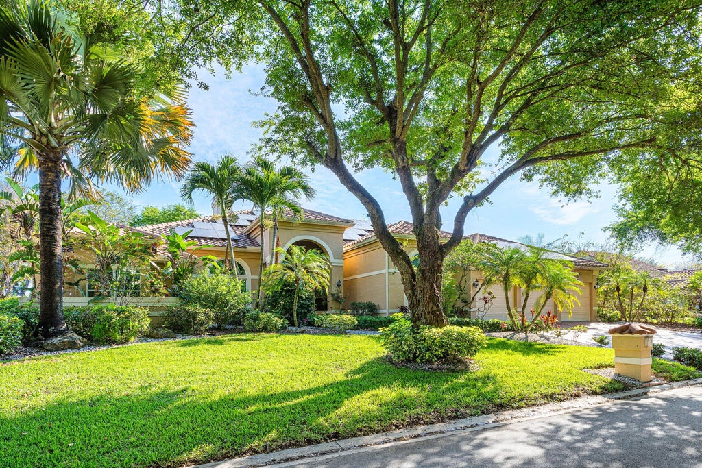 Photo of 1845 EAGLE TRACE Boulevard, Coral Springs, FL 33071 (MLS # B26058388)