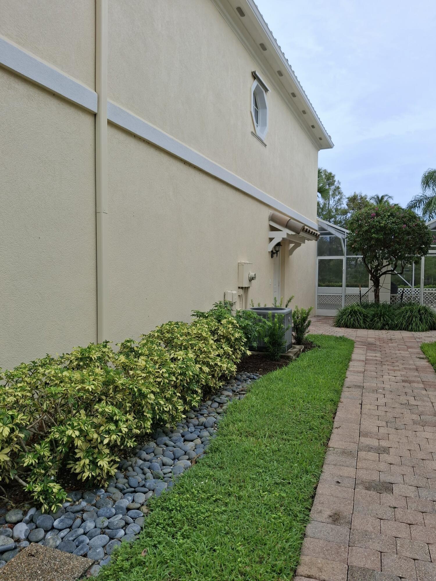 CATALINA LAKES - Residential Lease