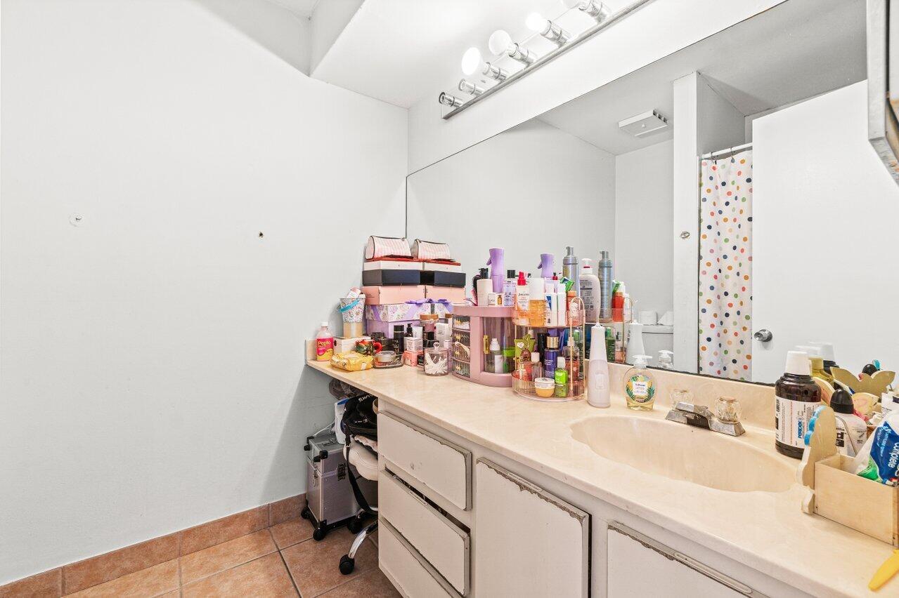 COURTYARDS AT BOCA I - Residential