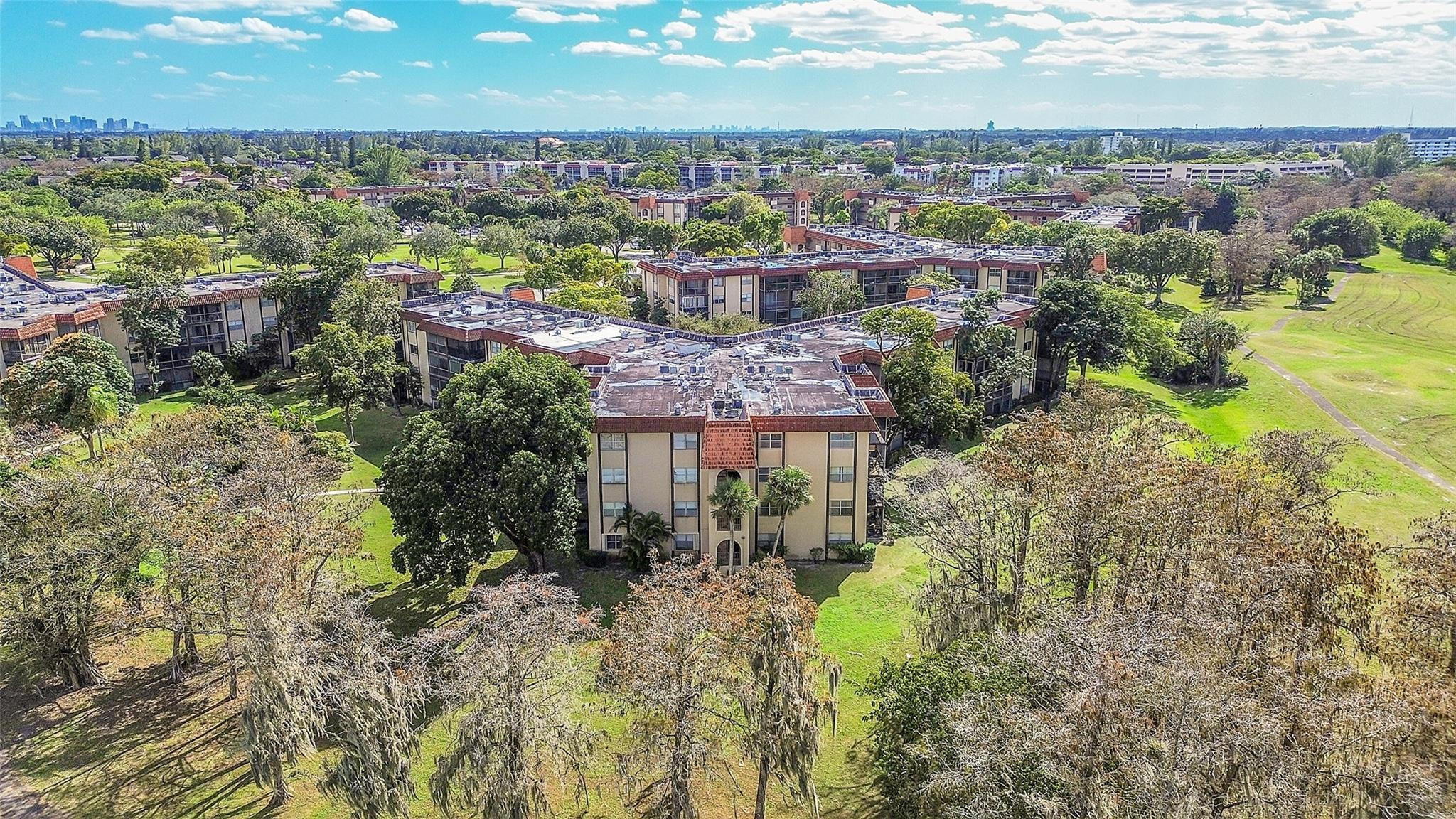 INVERRARY COUNTRY CLUB - Residential