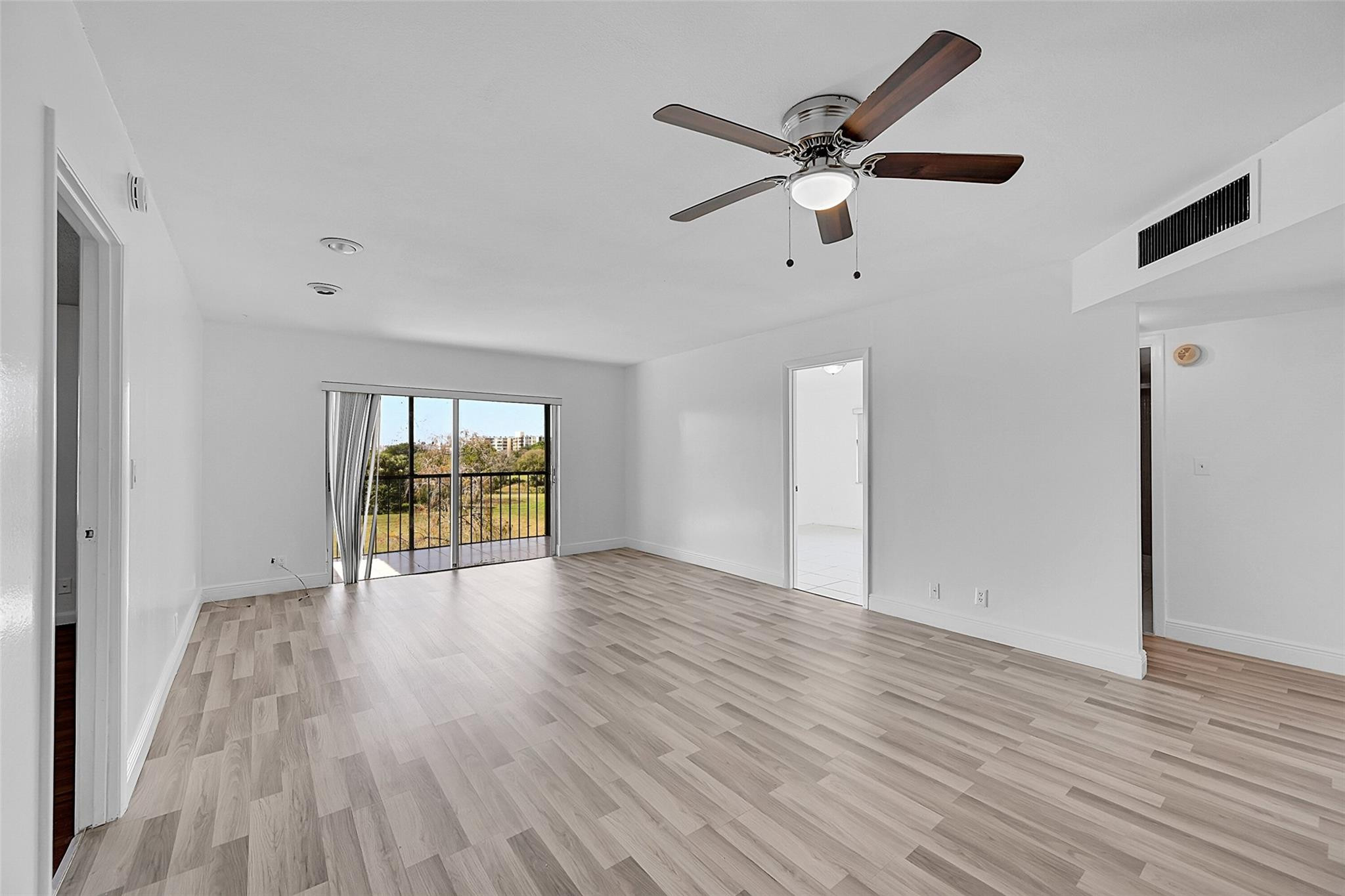 INVERRARY COUNTRY CLUB - Residential