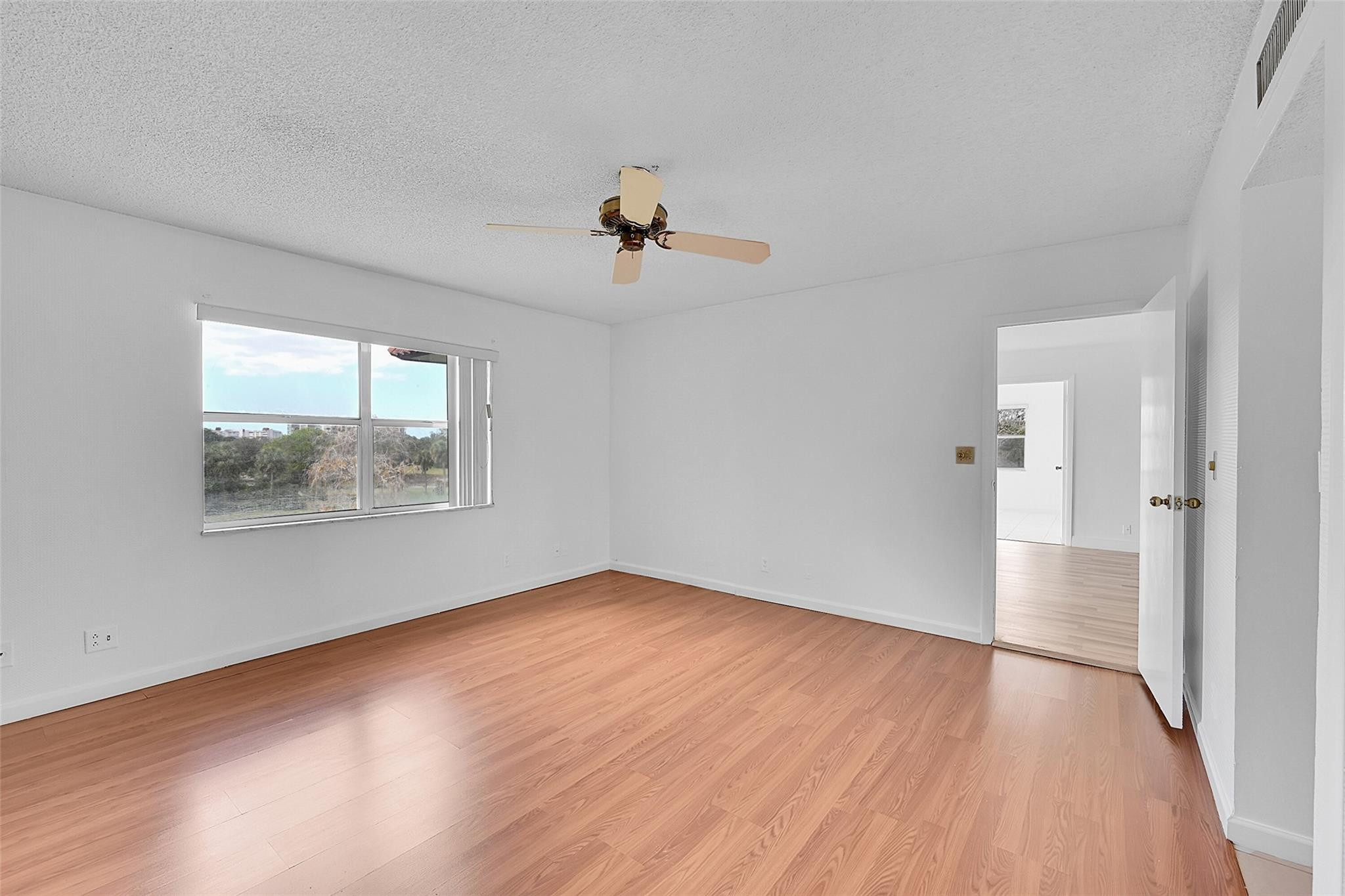 INVERRARY COUNTRY CLUB - Residential