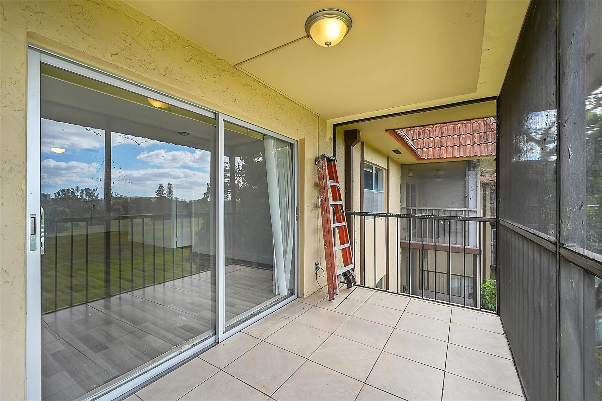 INVERRARY COUNTRY CLUB - Residential