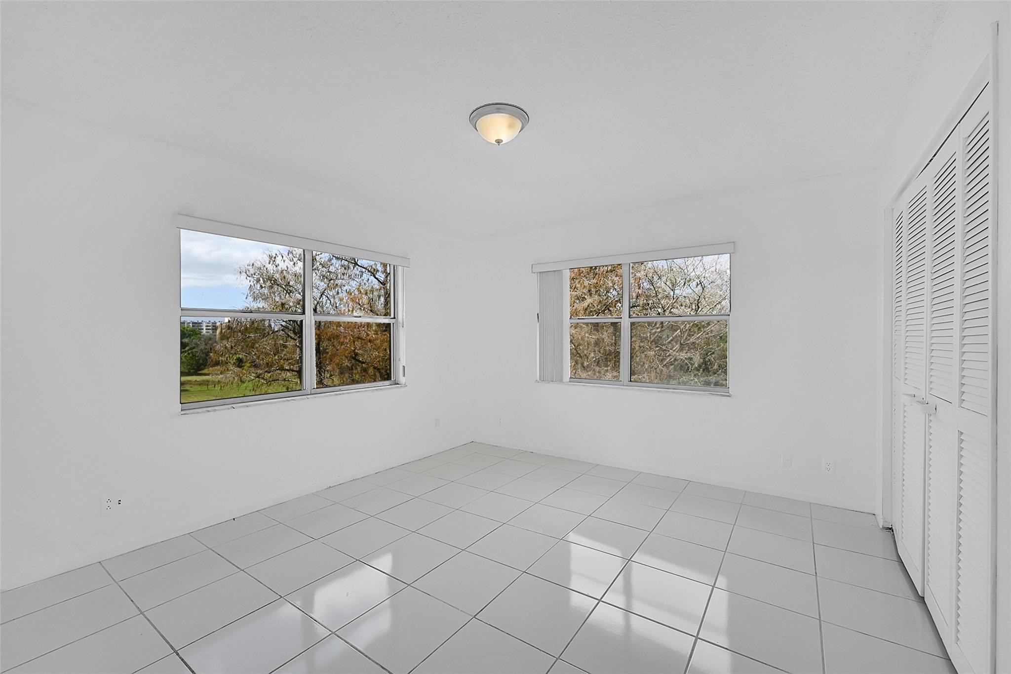 INVERRARY COUNTRY CLUB - Residential