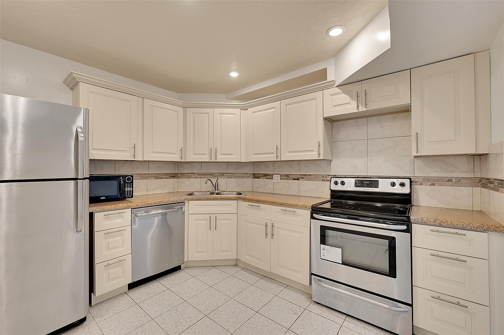 INVERRARY COUNTRY CLUB - Residential