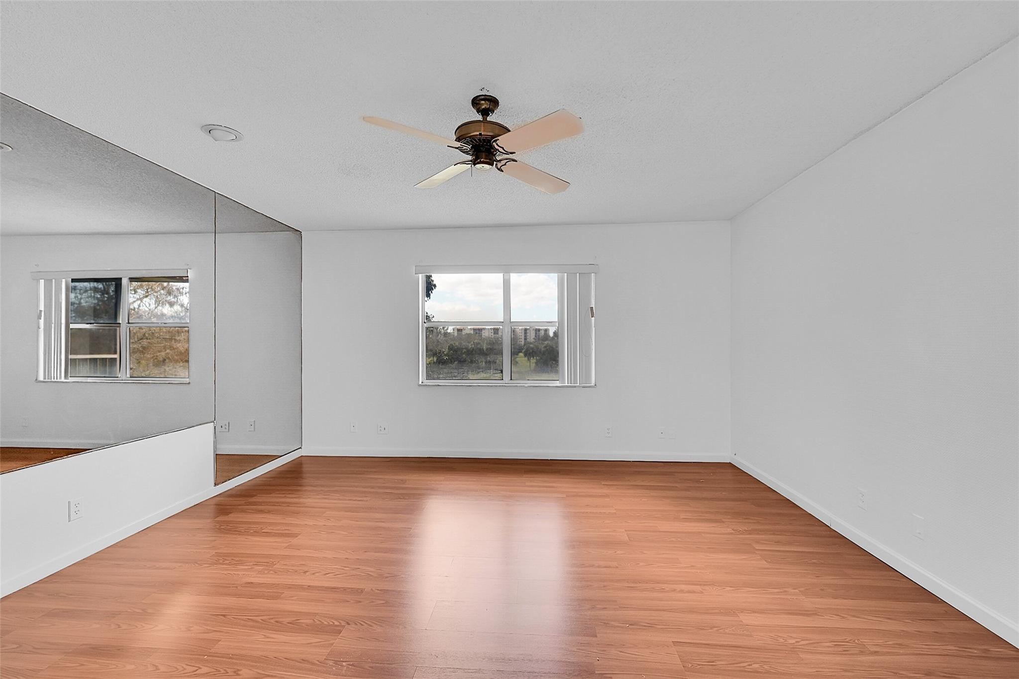 INVERRARY COUNTRY CLUB - Residential