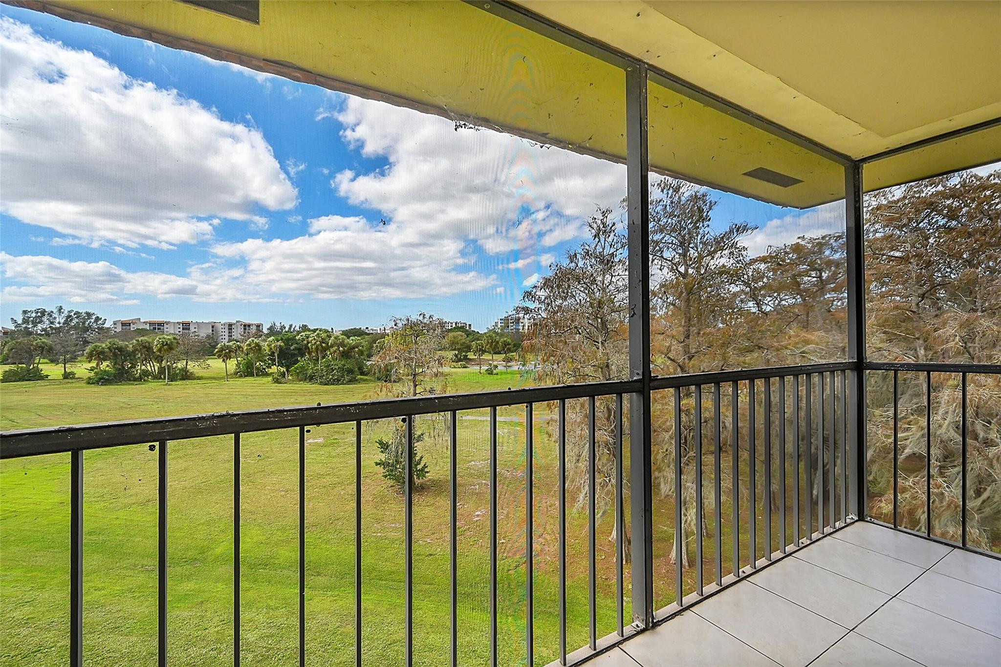 INVERRARY COUNTRY CLUB - Residential