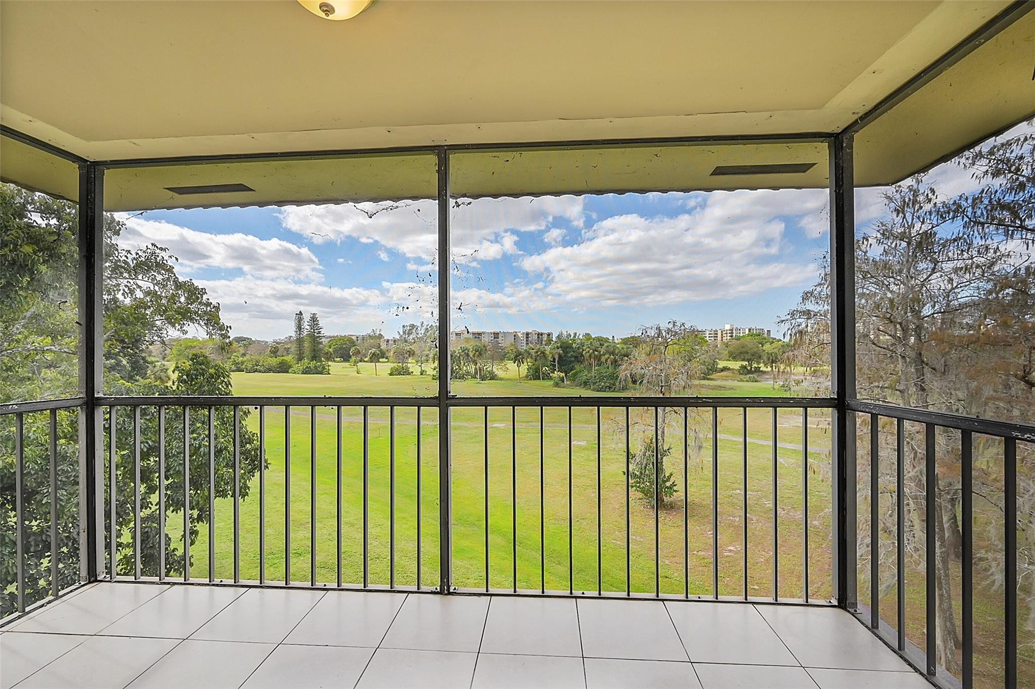 INVERRARY COUNTRY CLUB - Residential