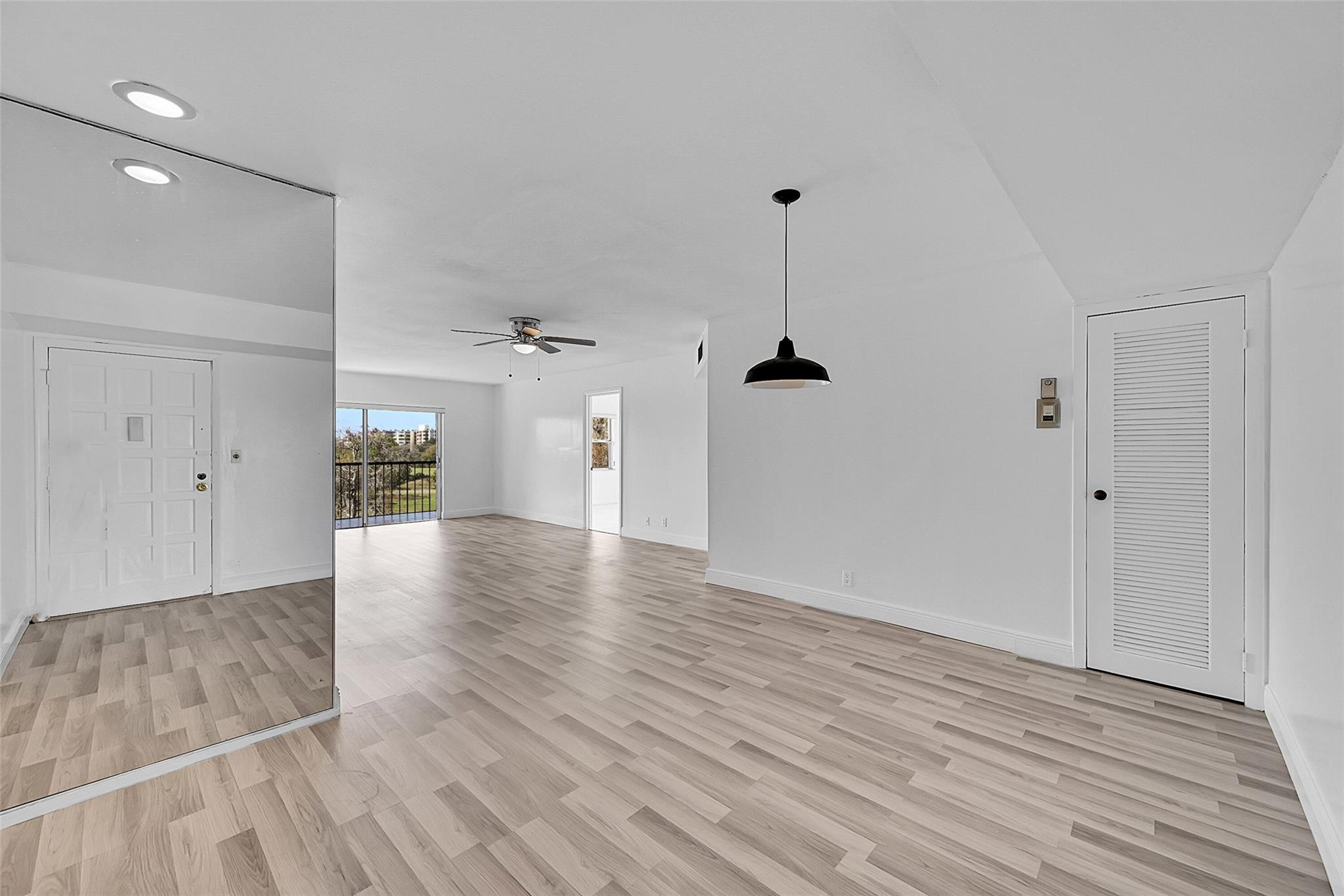 INVERRARY COUNTRY CLUB - Residential