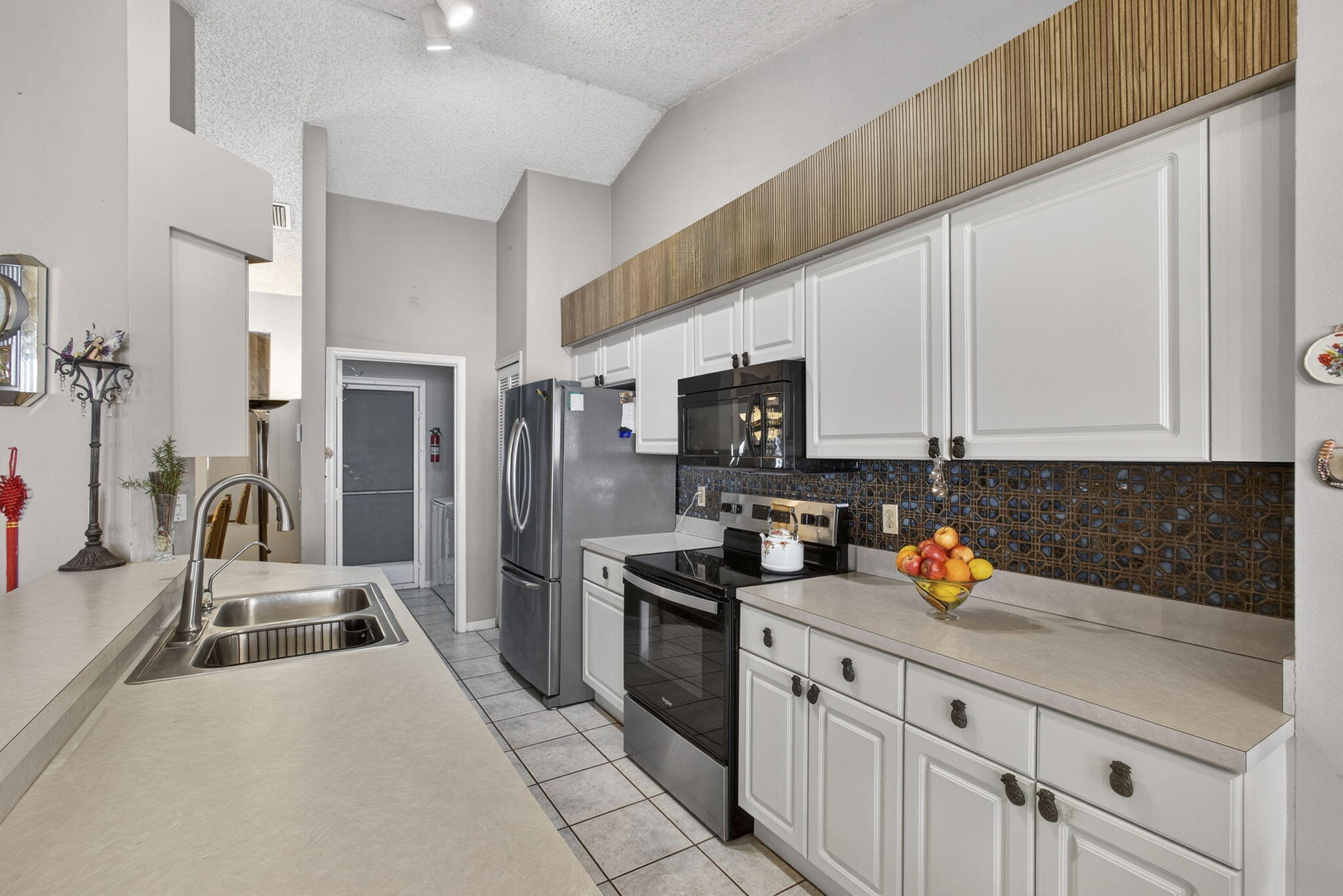 MEADOWLAND COVE 1 OF WELLINGTON - Residential