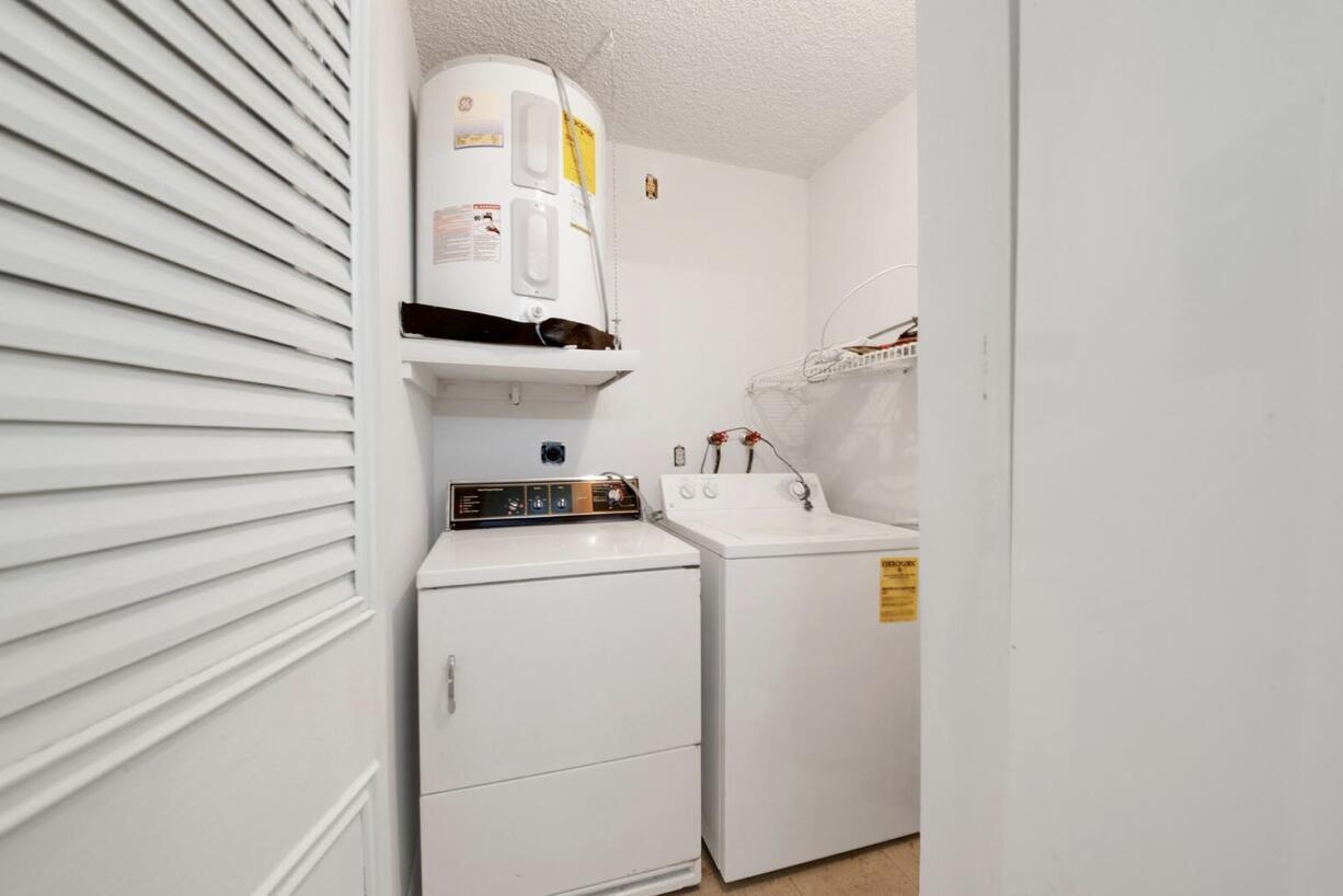 LA PINATA CONDO - Residential