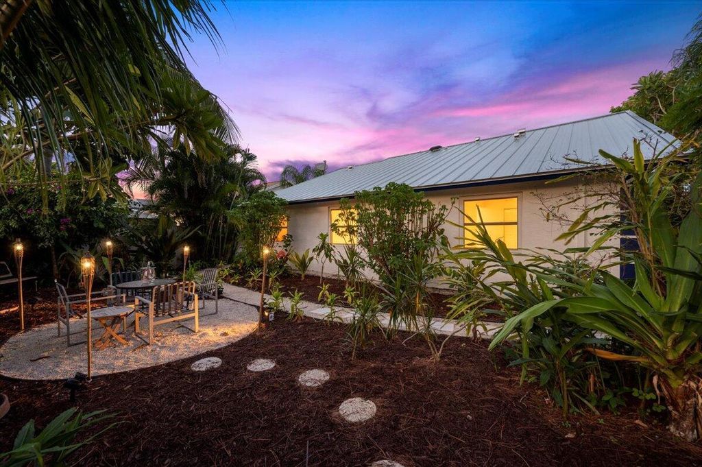 Photo of 196 Raintree Trail, Jupiter, FL 33458 (MLS # R11015870)