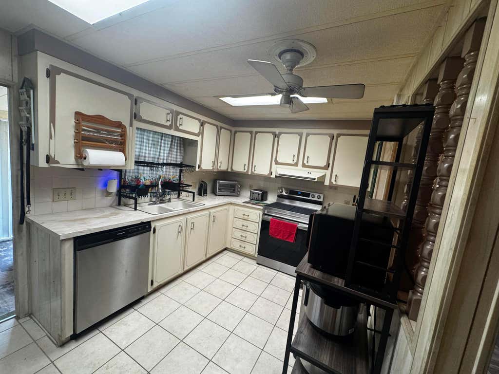 Photo of 6165 N joshua Lane, Lantana, FL 33462 (MLS # B26061151)