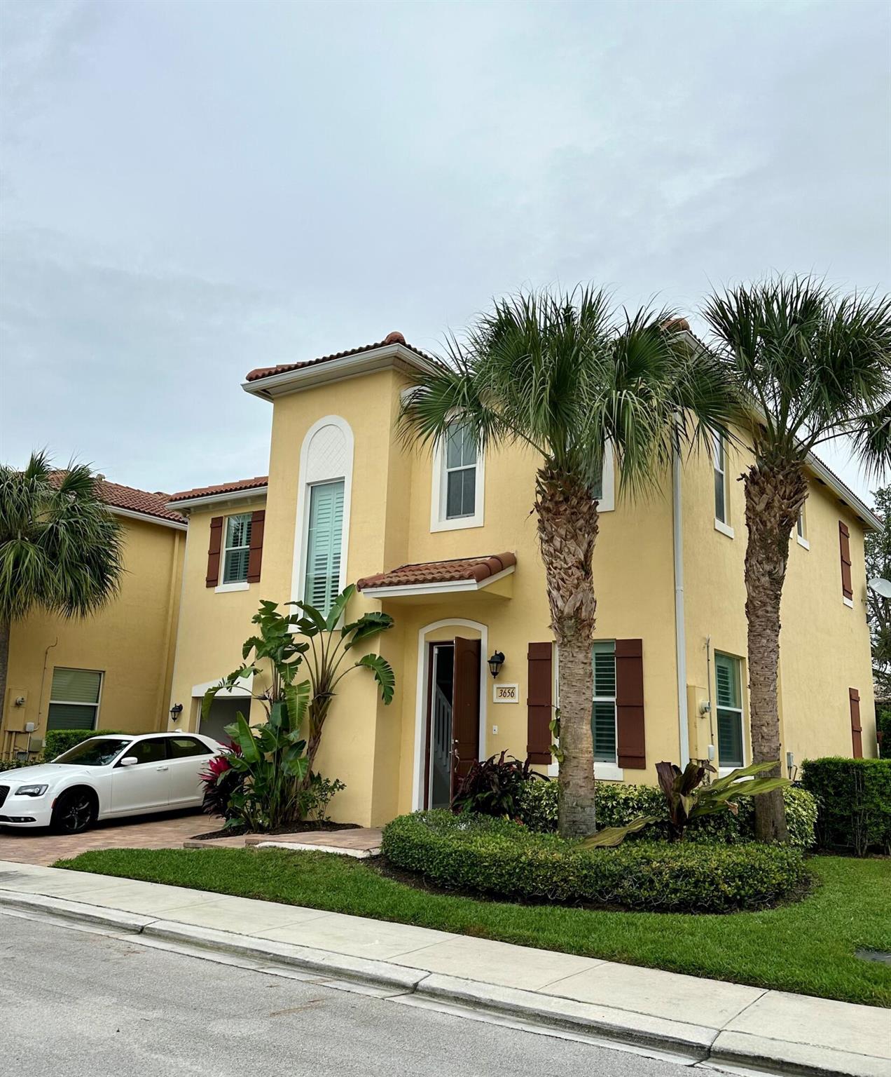 ESTATES AT HERITAGE CLUB - Residential Lease