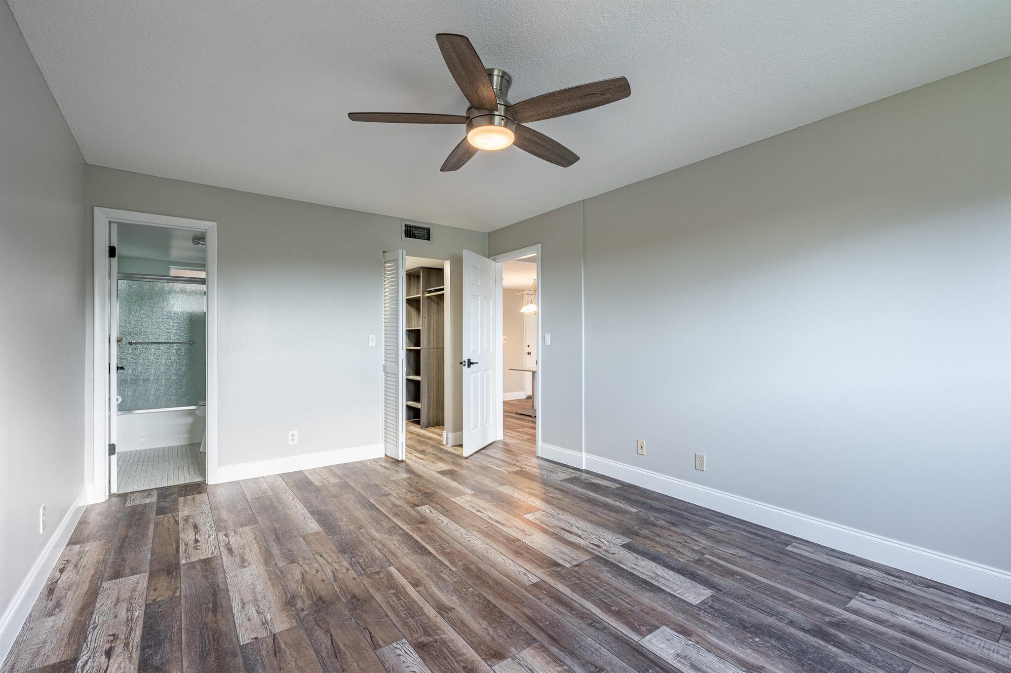 LAKESIDE VILLAGE CONDO 10 - Residential