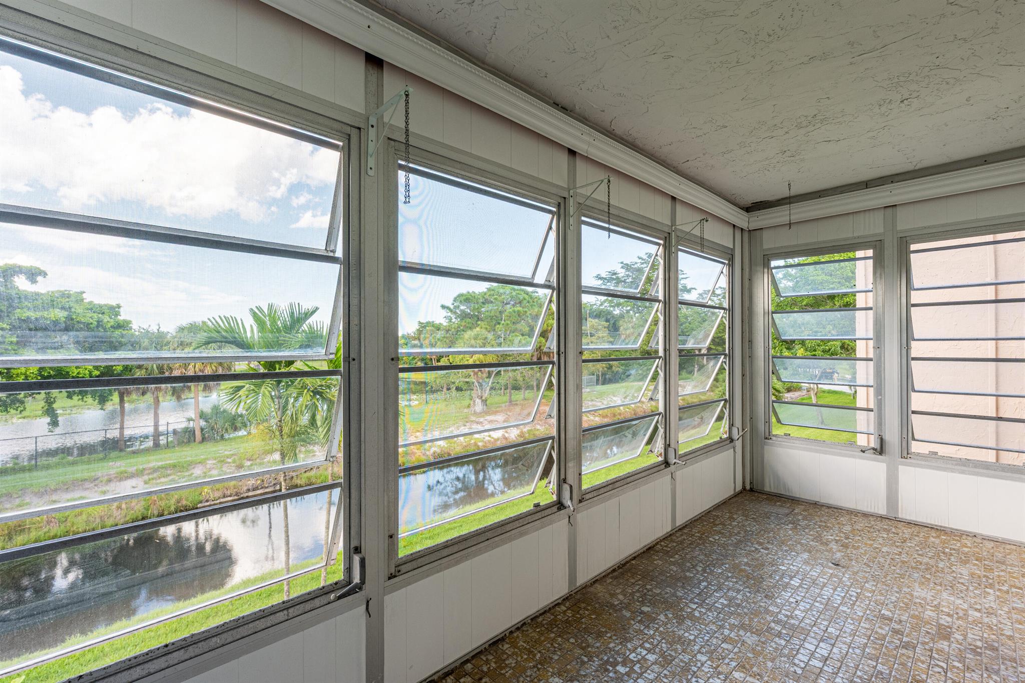 LAKESIDE VILLAGE CONDO 10 - Residential