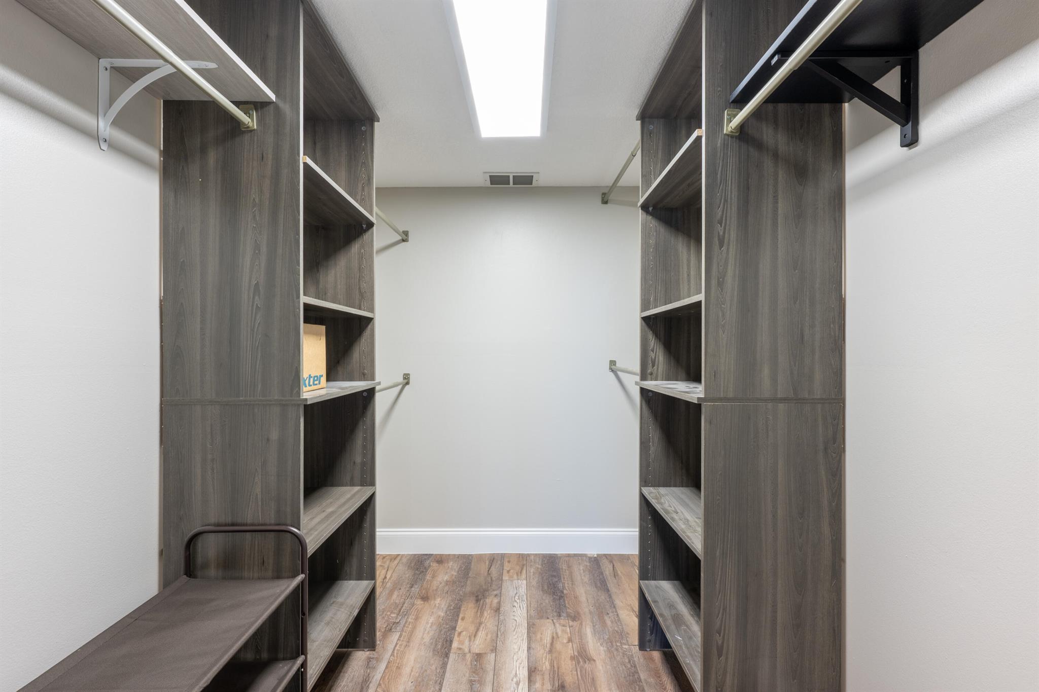 LAKESIDE VILLAGE CONDO 10 - Residential