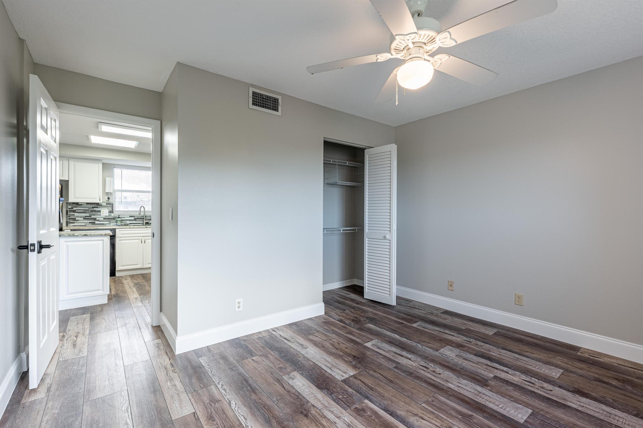 LAKESIDE VILLAGE CONDO 10 - Residential