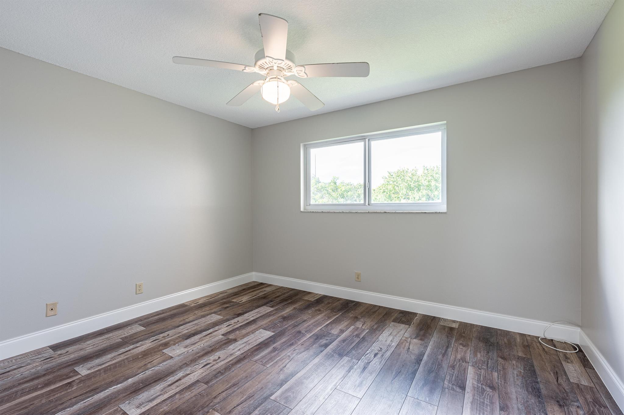 LAKESIDE VILLAGE CONDO 10 - Residential