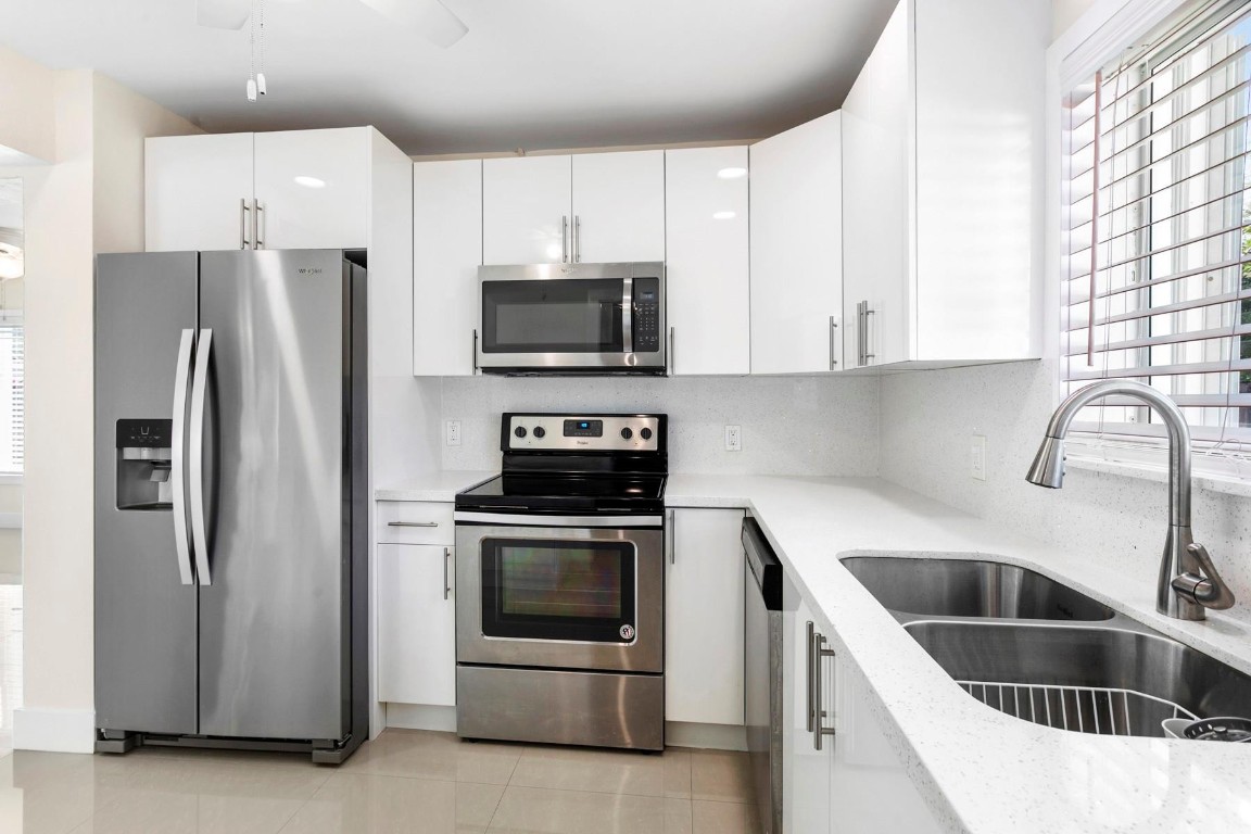 FLORESTA ESTATES - Residential