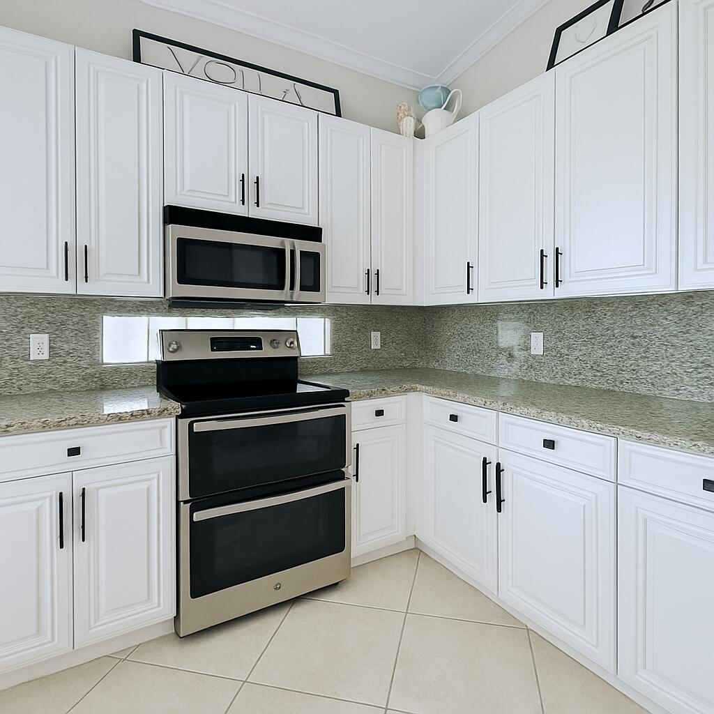 2394 Kemps Bay