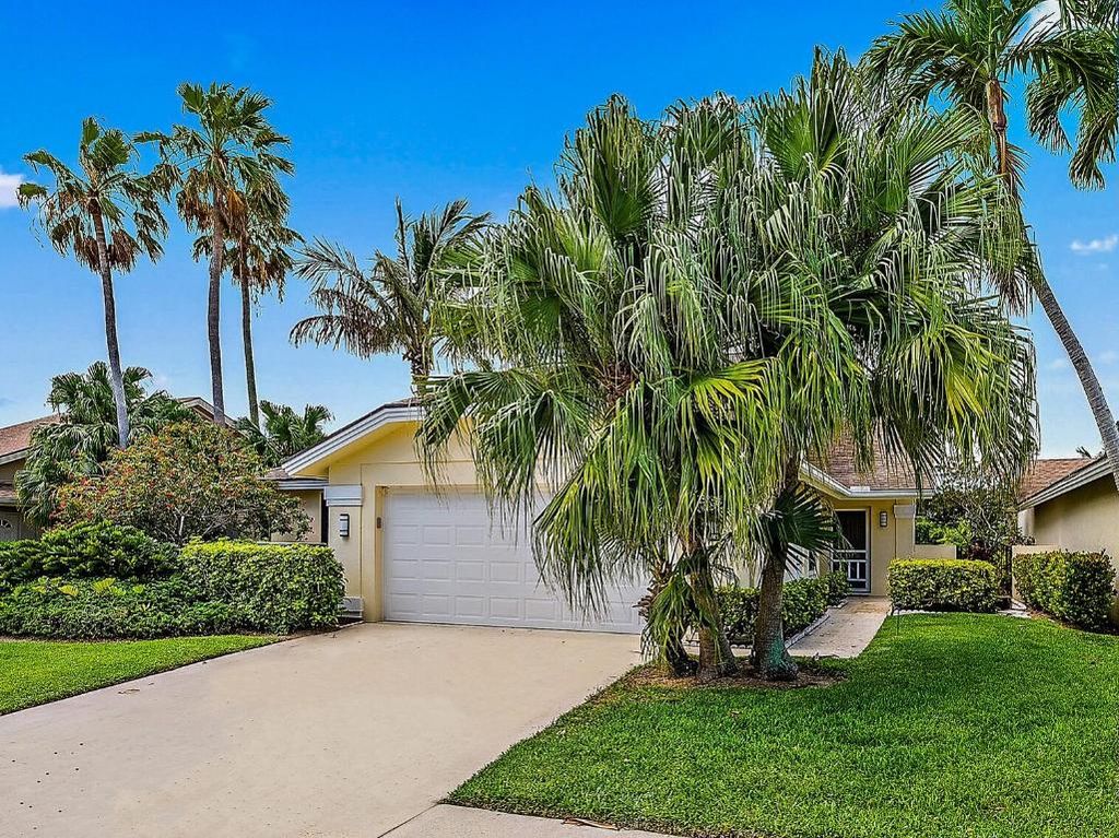 Photo of 196 Ridge Road, Jupiter, FL 33477 (MLS # R10894130)