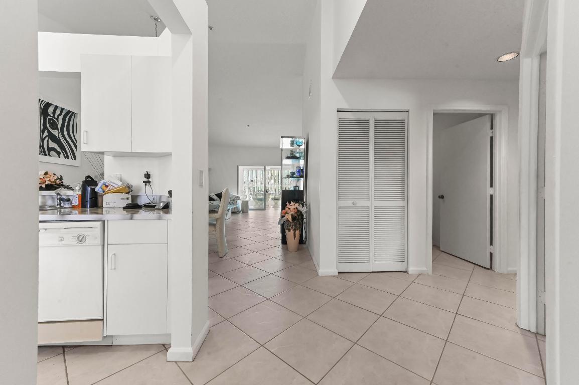 5952 Regal Glen Drive 207