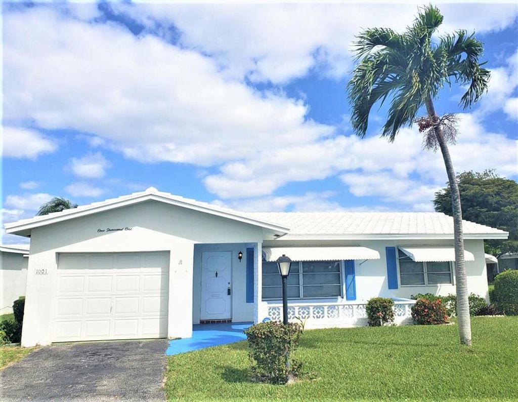 Photo of 1001 SW 3rd Way, Boynton Beach, FL 33426 (MLS # R10699037)