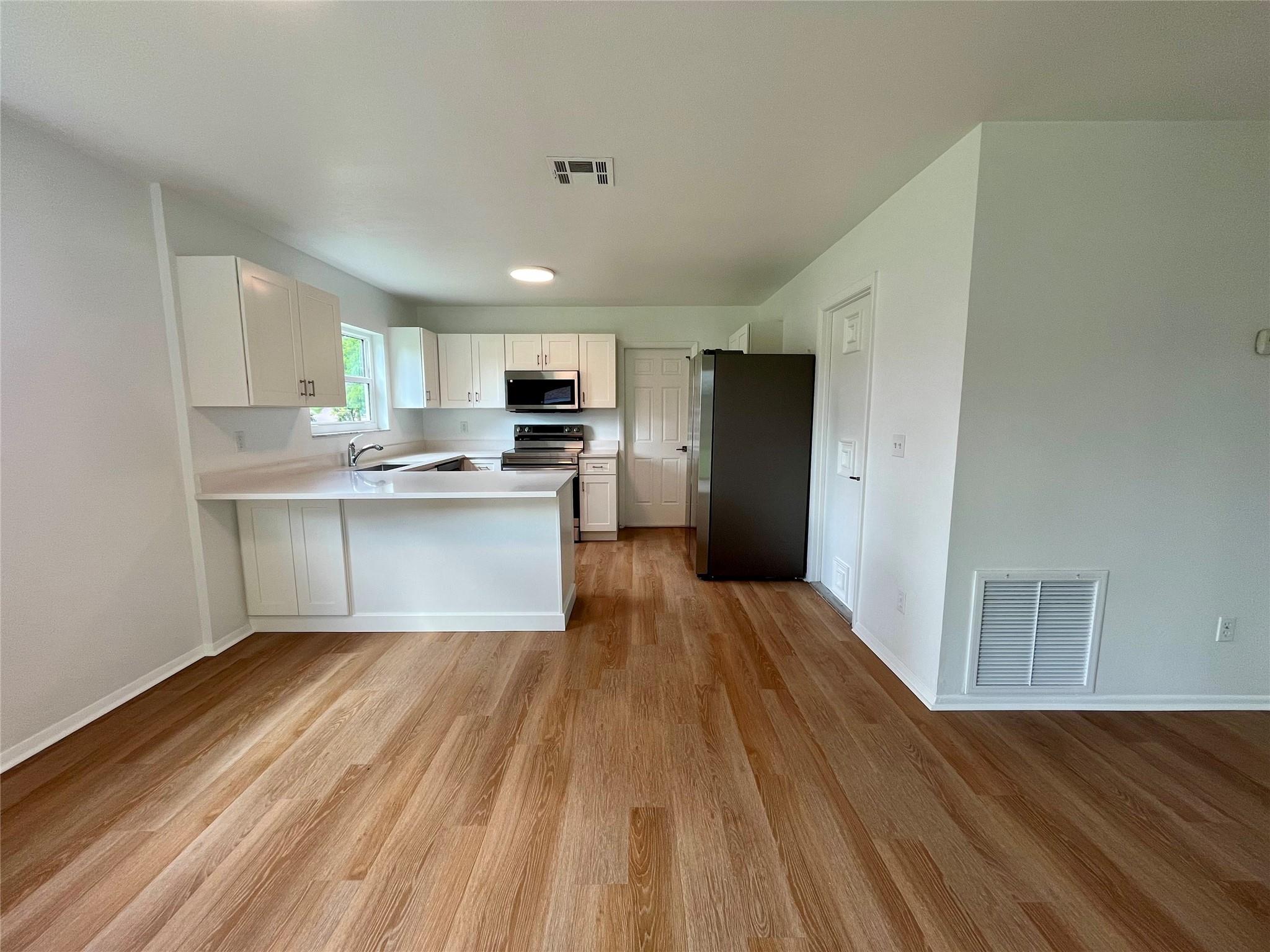 965 Highland Dr SW