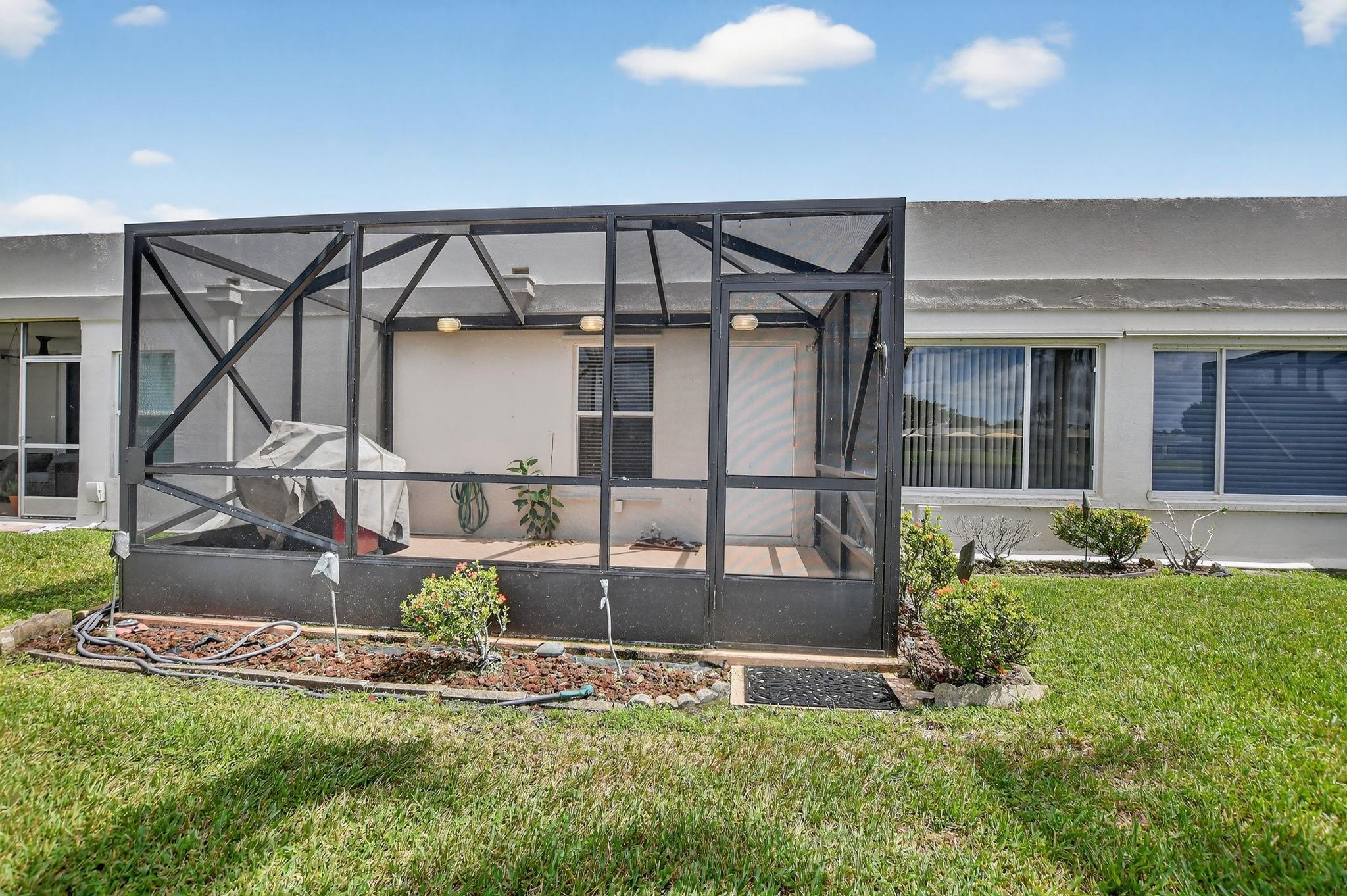 TOWN VILLAS - Residential