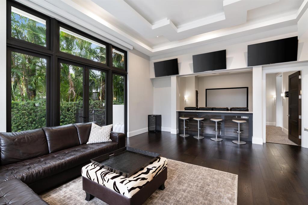 Bay Colony - Residential