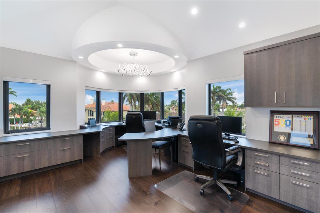 Bay Colony - Residential