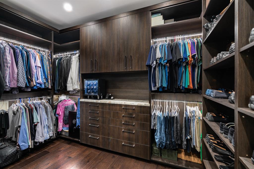 Bay Colony - Residential