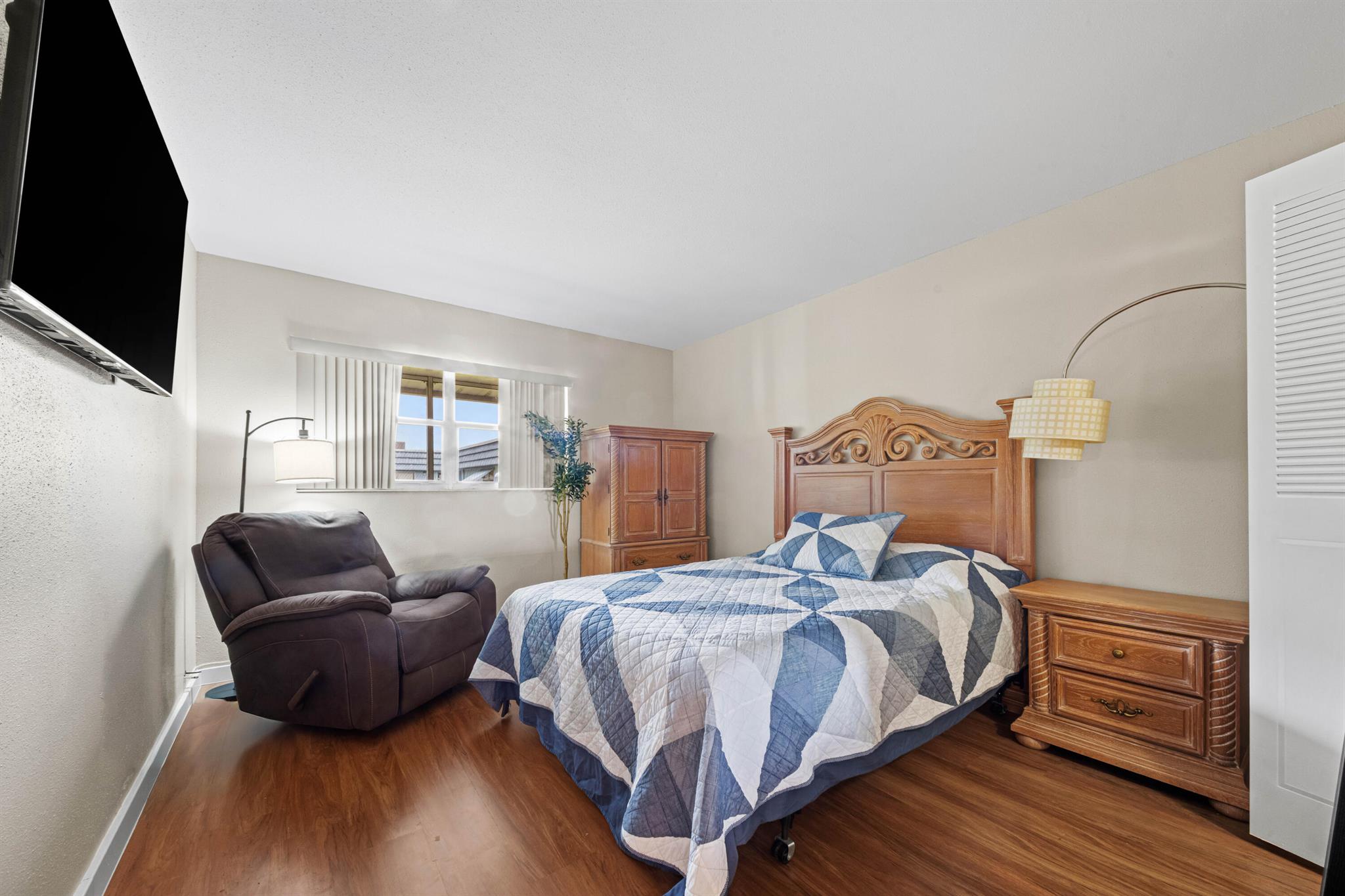 KINGS POINT BRITTANY COND - Residential