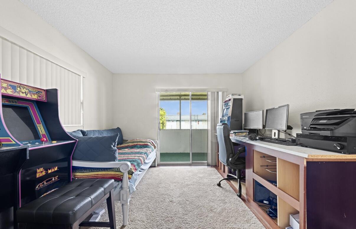 KINGS POINT BRITTANY COND - Residential