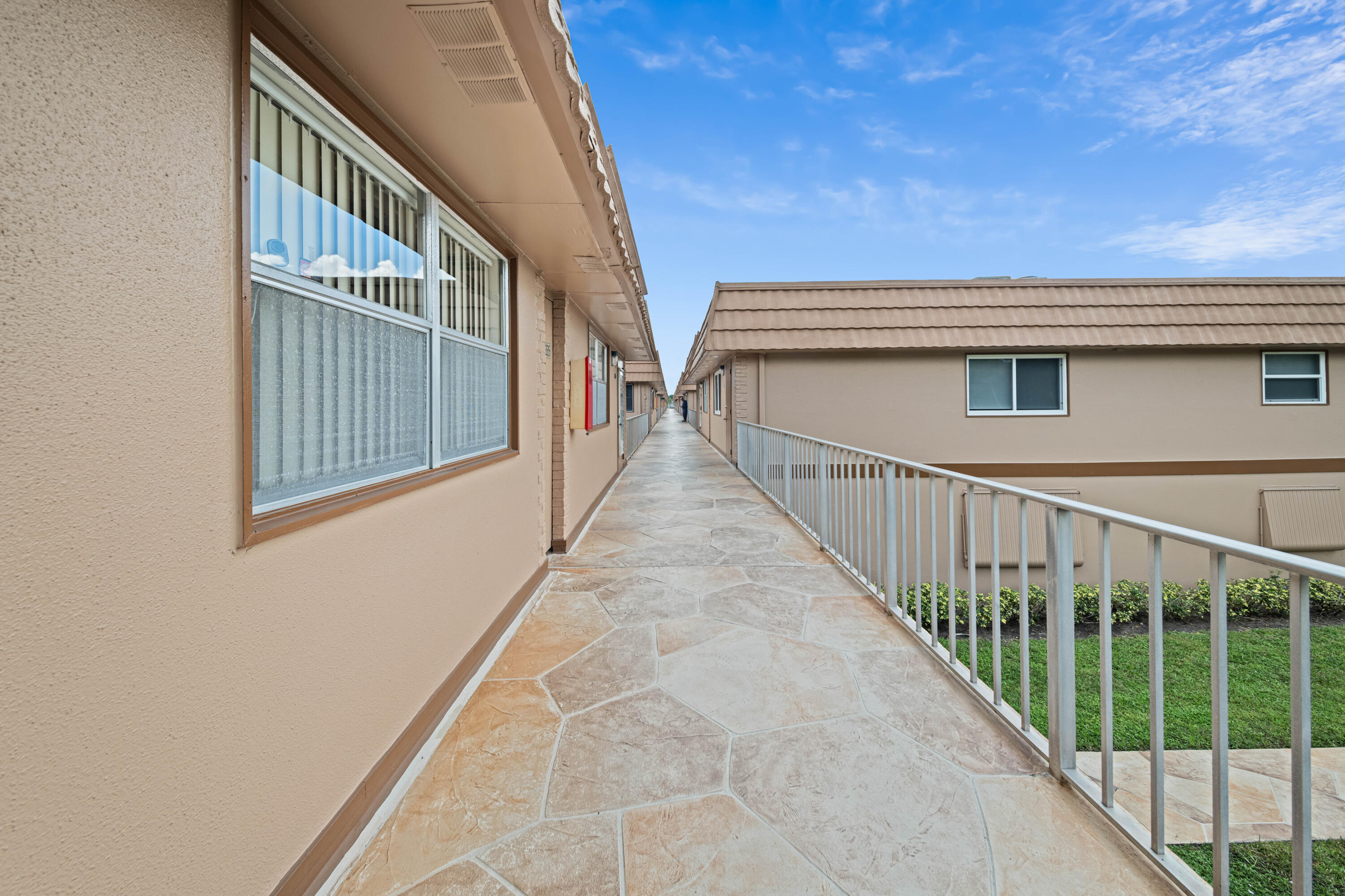 KINGS POINT BRITTANY COND - Residential