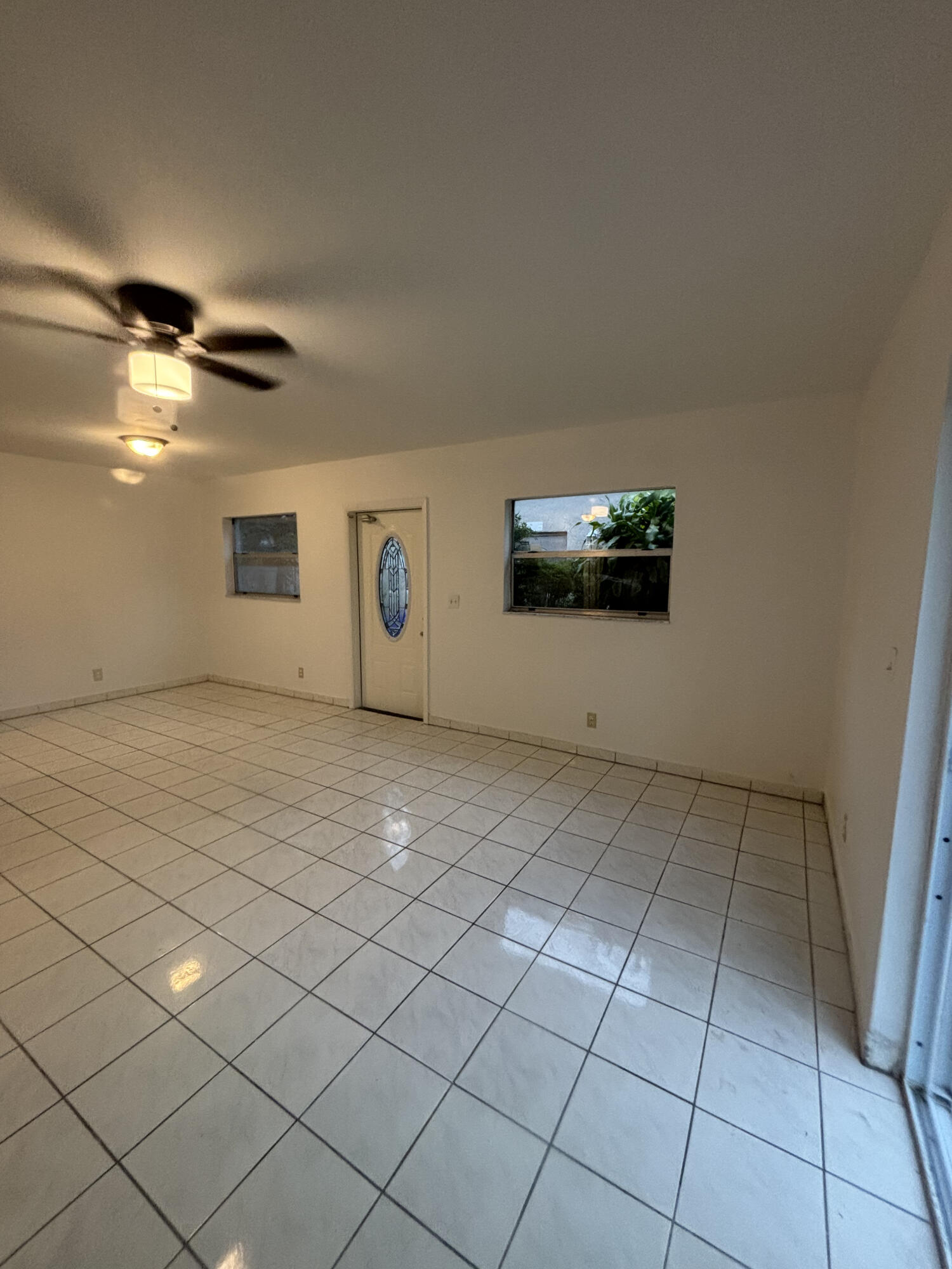 HOLLYWOOD LITTLE RANCHES - Residential Lease